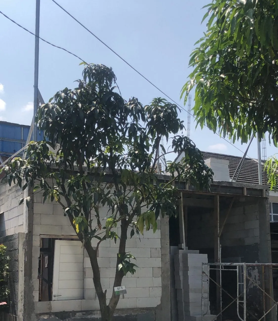 Rumah di Buana Ciwastra Residence — Tampak depan saat pembangunan